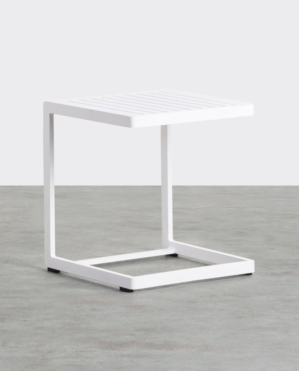Table d’appoint en aluminium