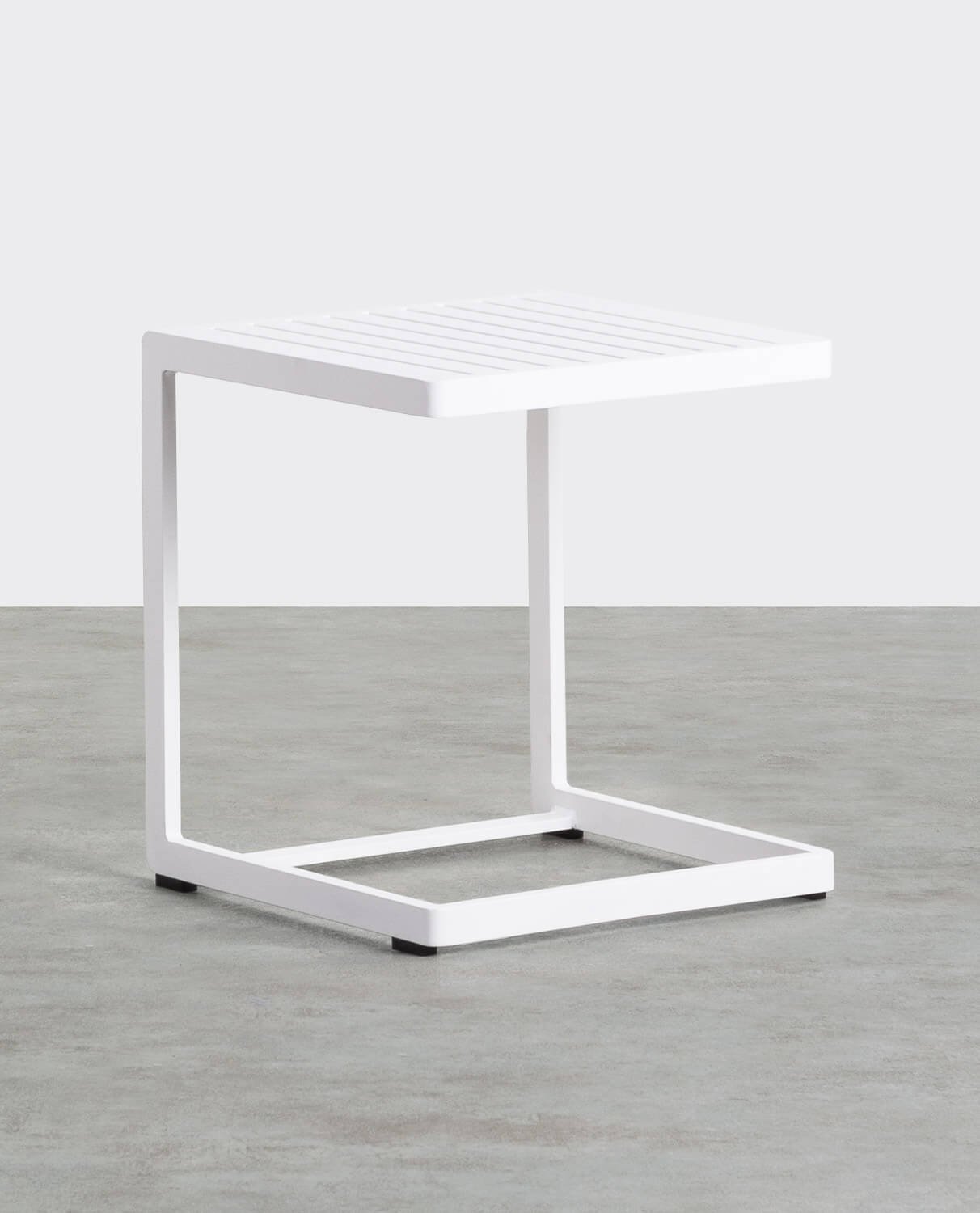 Table d’appoint en aluminium