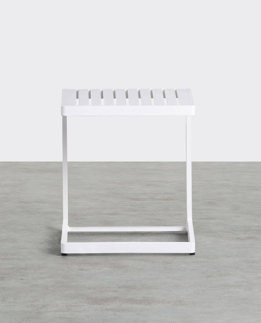 Table d’appoint en aluminium
